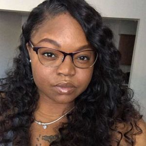 Meet your Posher, Desi