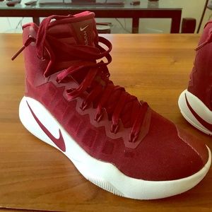 Nike HyperDunk 2016