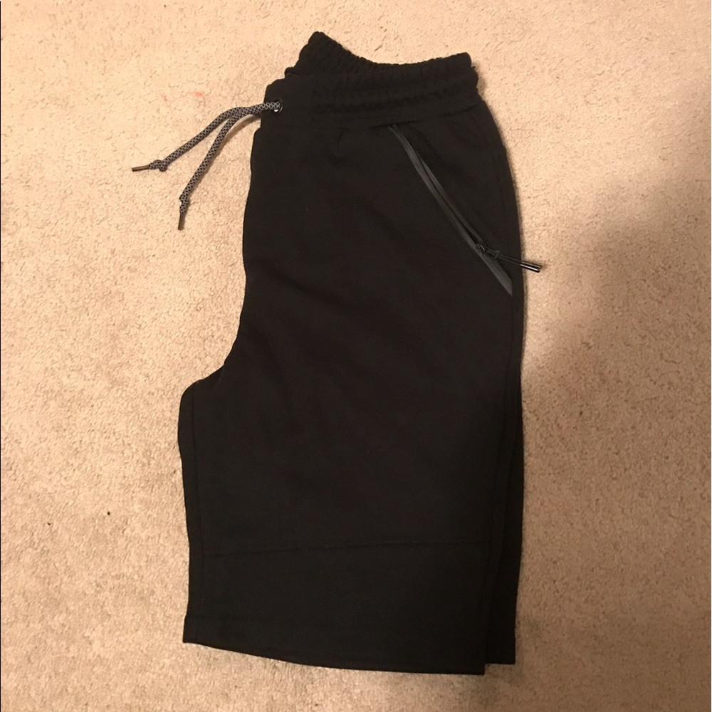Rize sweat shorts