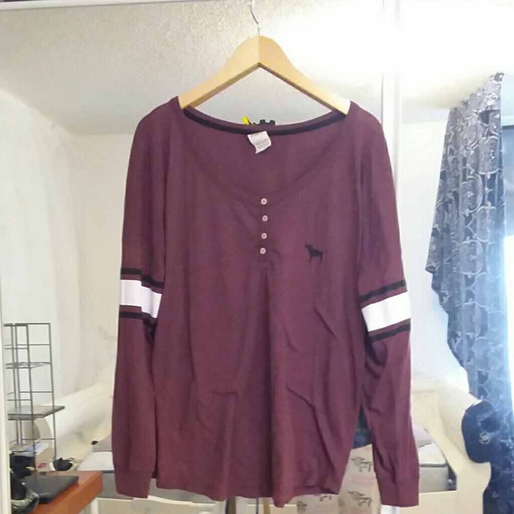 PINK victoria's Secret long-sleeved shirt
