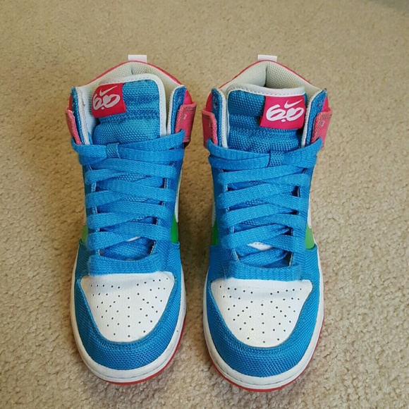 Nike Shoes - Womens nike dunk hi 6.0 premium