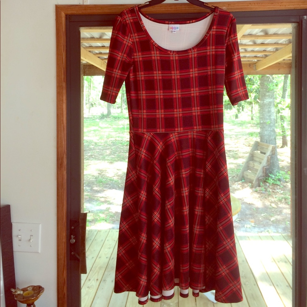 ❤️Lularoe Nicole dress PLAID ! Unicorn 🦄