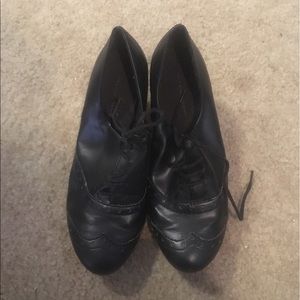 Kitten heel oxfords