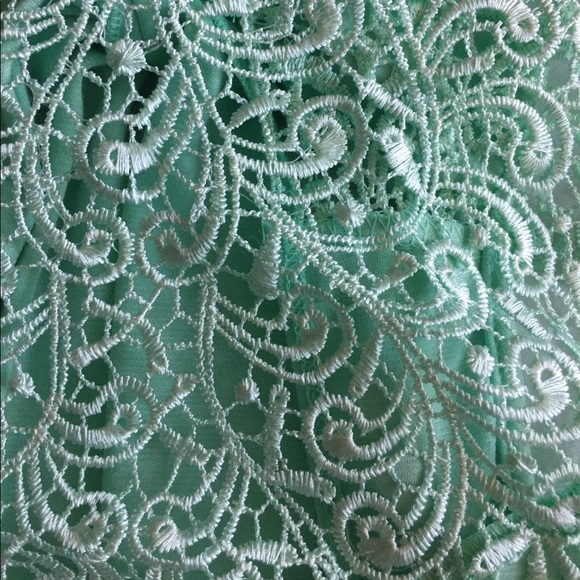 Original Hand-Made Lace Seafoam Top - Picture 3 of 4