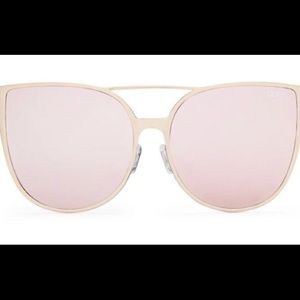BRAND NEW Quay 'Sorority Princess' Sunglasses