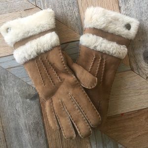 LIKE NEW UGG M GLOVES