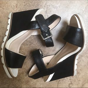 Nine West black wedges