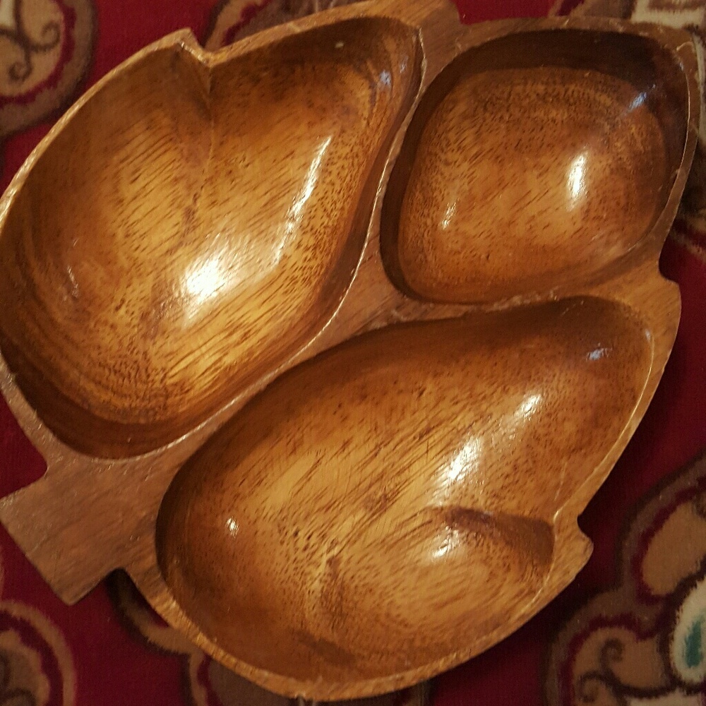 Leaf shaped wooden tray