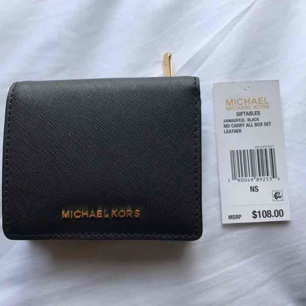 Michael Kors Carry All Wallet Black