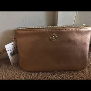 Adrienne Vittadini charging wallet