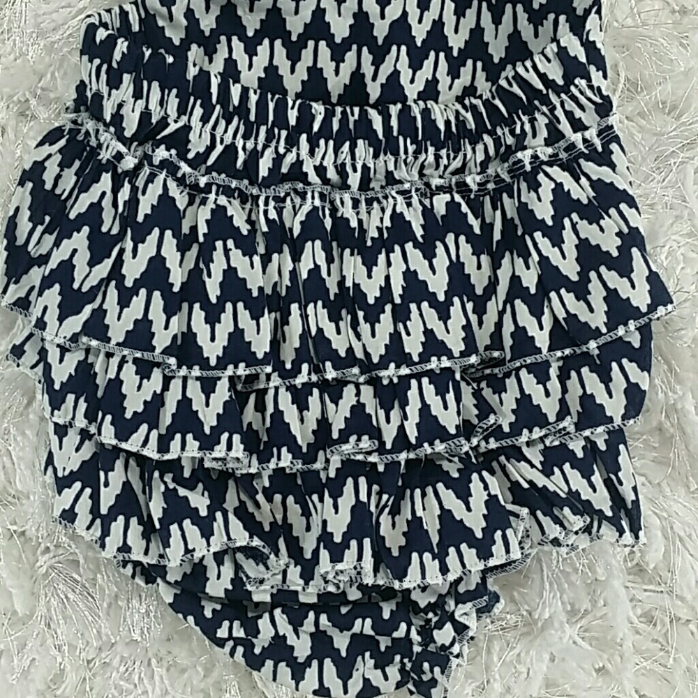 💞SOLD 💞Blue and white Chevron Romper. Kids - Picture 5 of 5