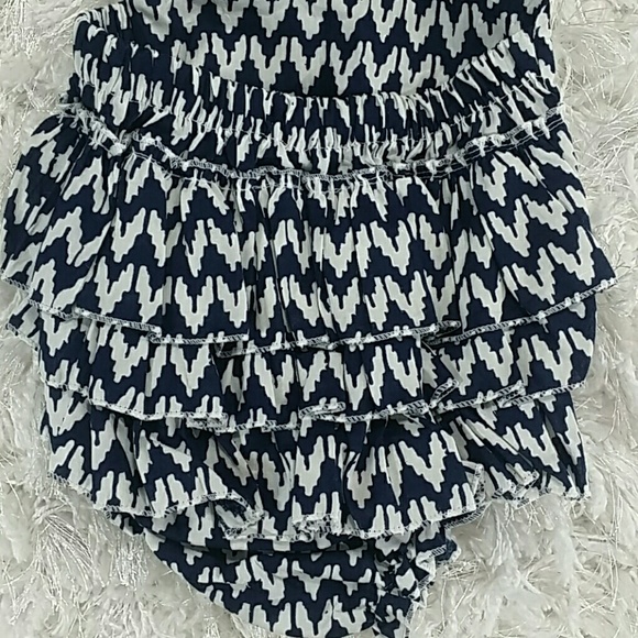 💞SOLD 💞Blue and white Chevron Romper. Kids - Picture 5 of 5