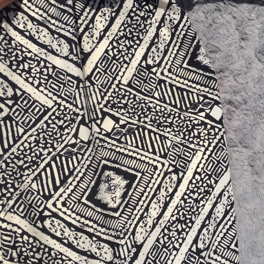 Geometric Pattern Jumpsuit - Picture 3 of 3