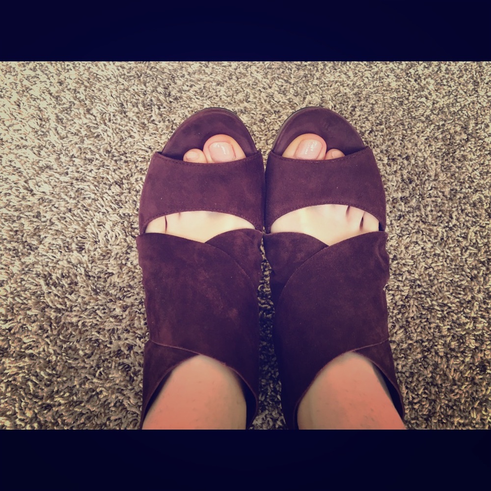 Eileen Fisher Draw Suede Wedges size 6