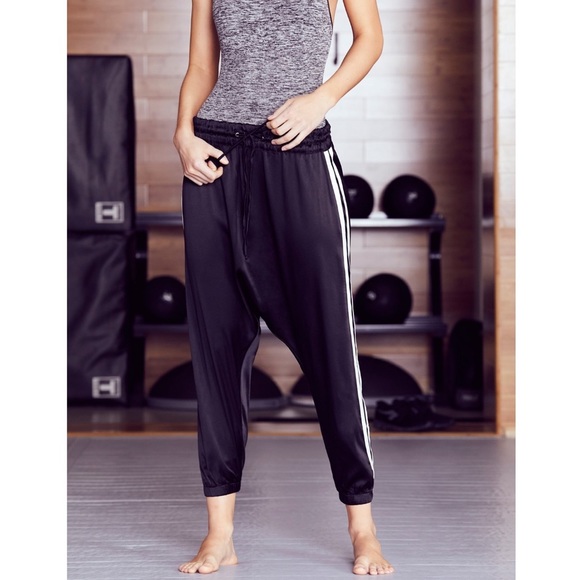Olympia Activewear 100% silk Alix pant Navy/Ruby - Picture 2 of 8