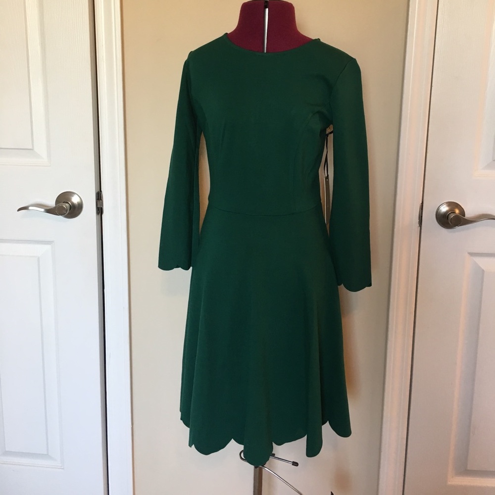 Lulus hunter green skater dress w/scalloped hems