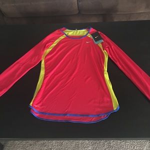 Nike dri-fit long sleeve size M NWT