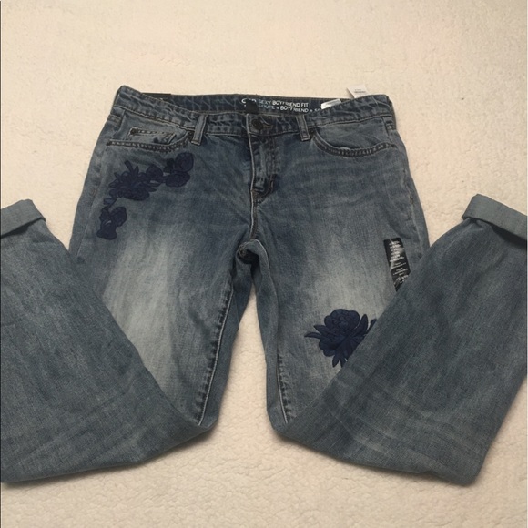 NWT gap embroidered sexy boyfriend fit jeans 8/29 - Picture 4 of 4