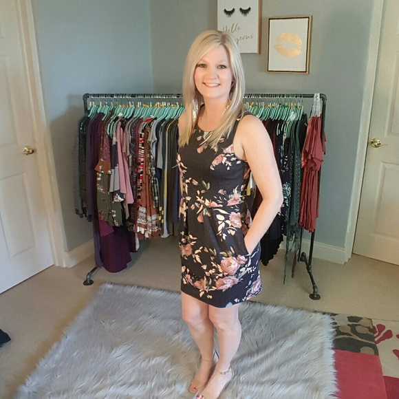 SUNDAY SALE In Bloom Dress - Picture 5 of 5