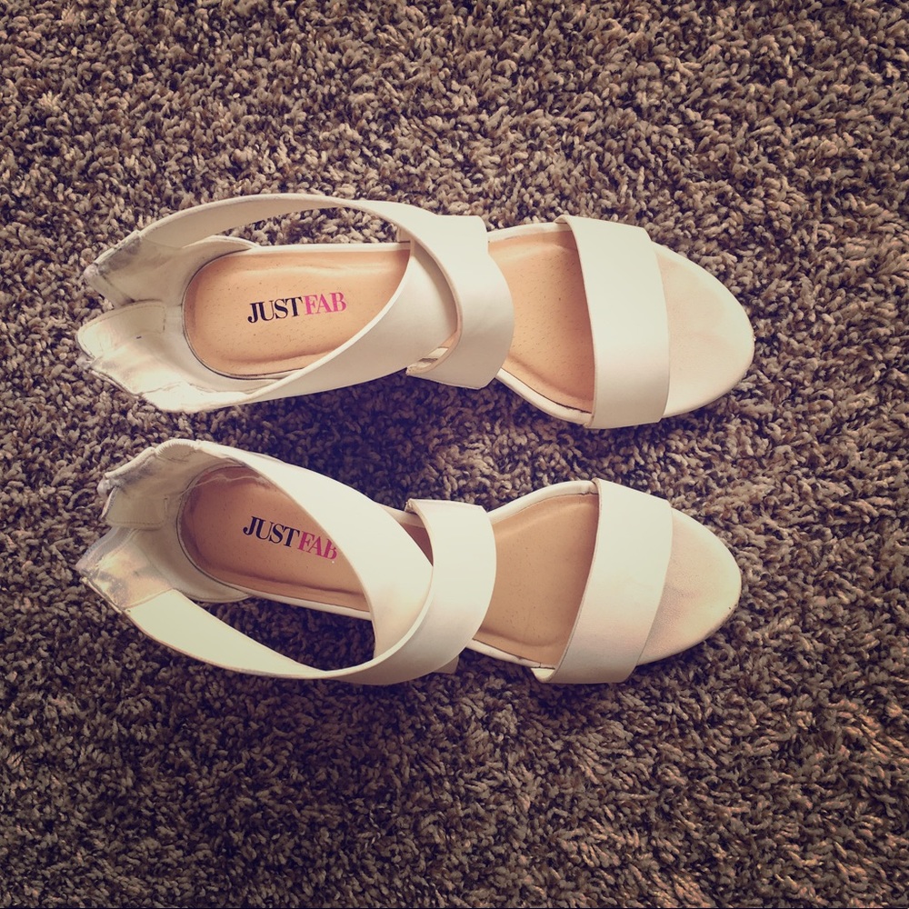 JustFab White Wedge size 5.5
