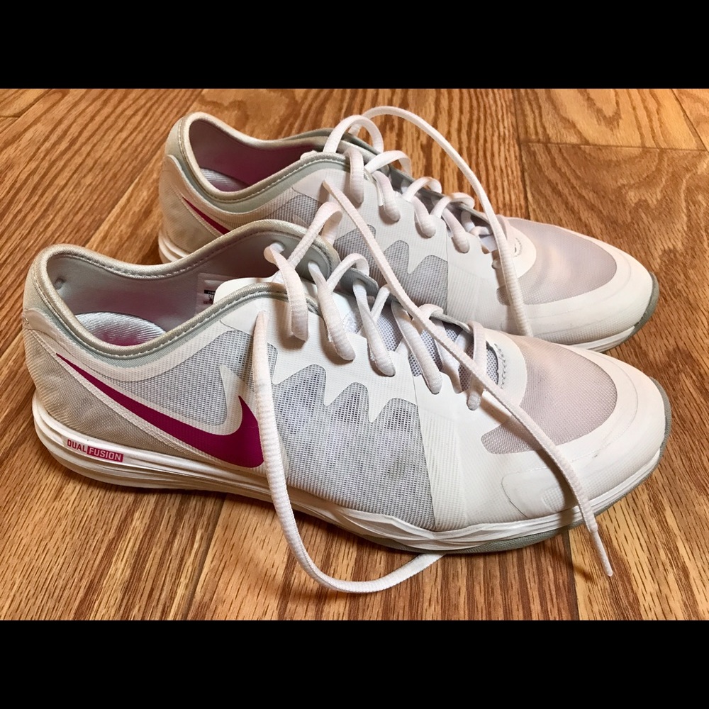 Nike Dual Fusion Sneakers Size 8.5