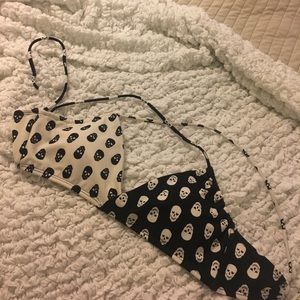 Black and white skull top