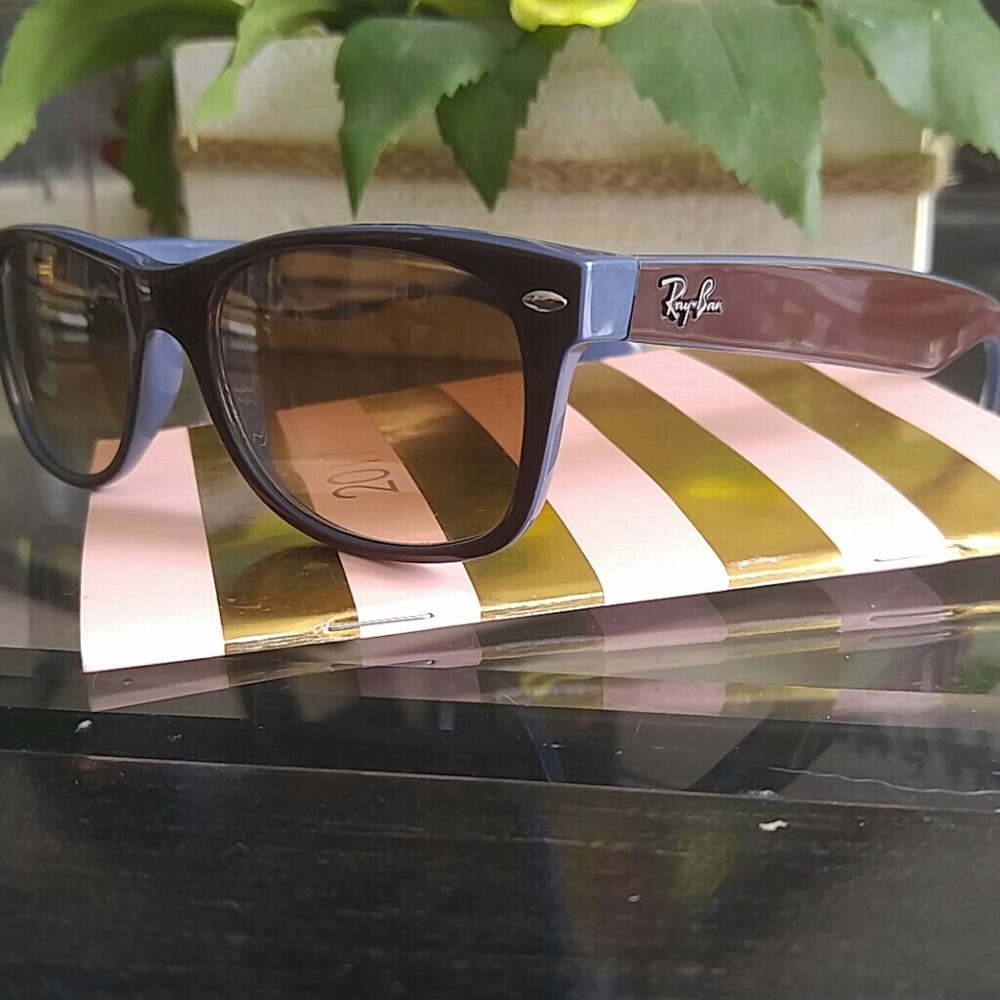 Ray-Ban New Wayfarer Navy/Brown RB2132