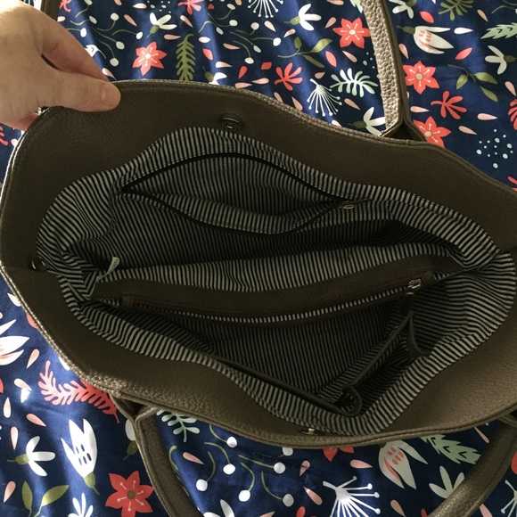 Louenhide Gray Slate Handbag - Picture 3 of 4