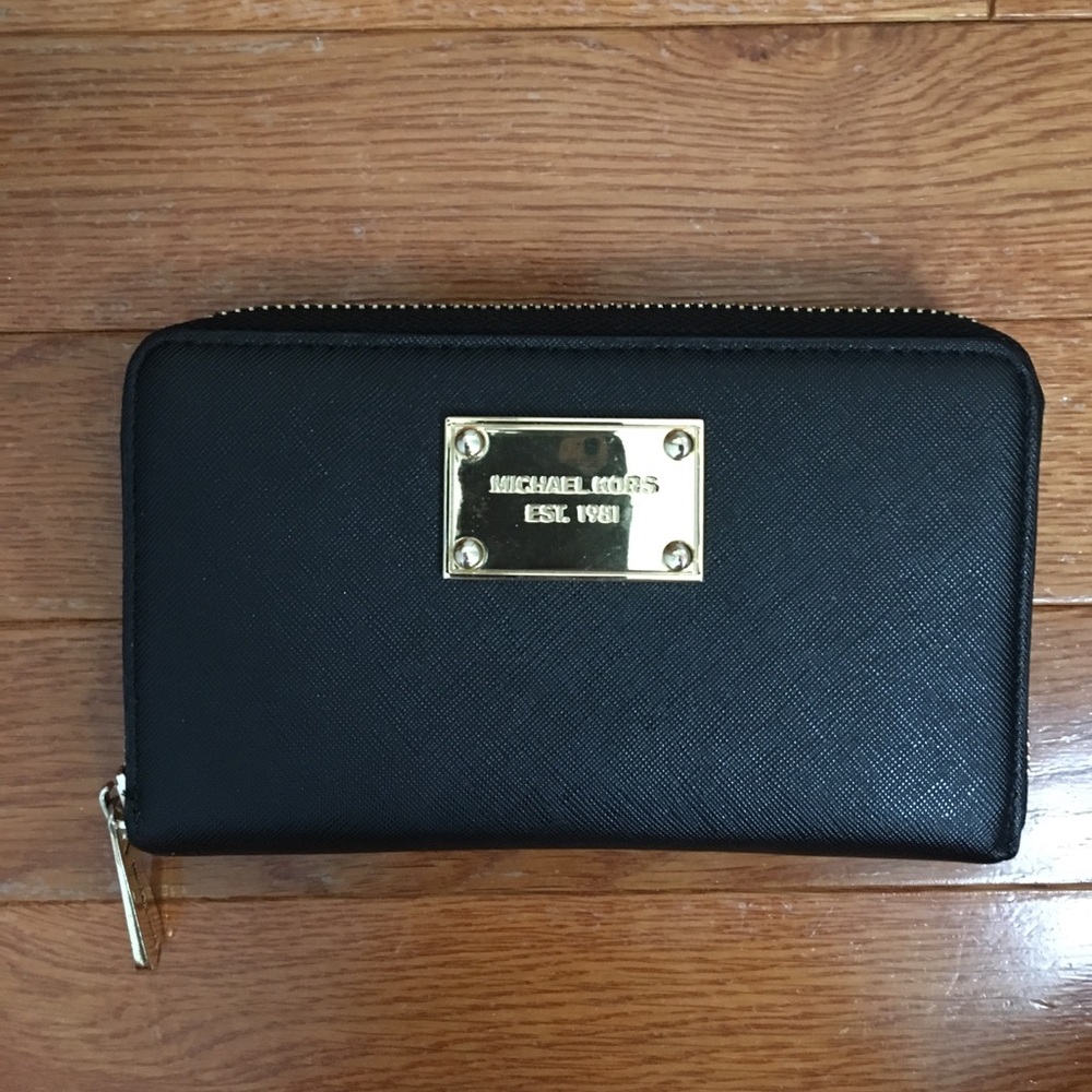 Michael Kors black saffiano leather wallet