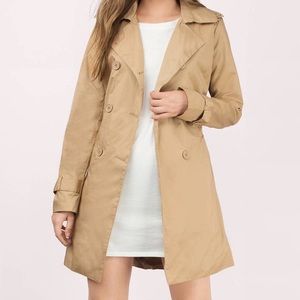 NWOT Tan Trenchcoat