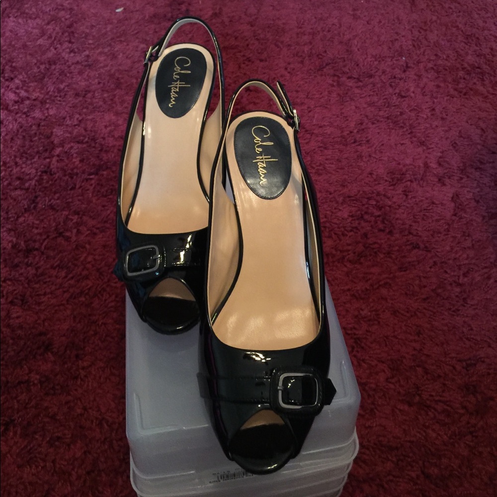 Black patent leather shoe