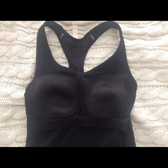 Lucy running tank - Picture 3 of 6