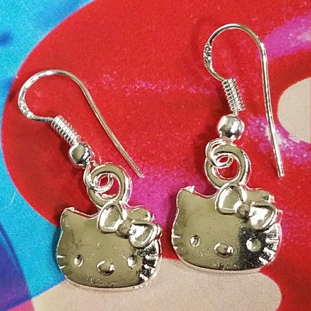 🌟NEW! Silver Hello Kitty Earrings