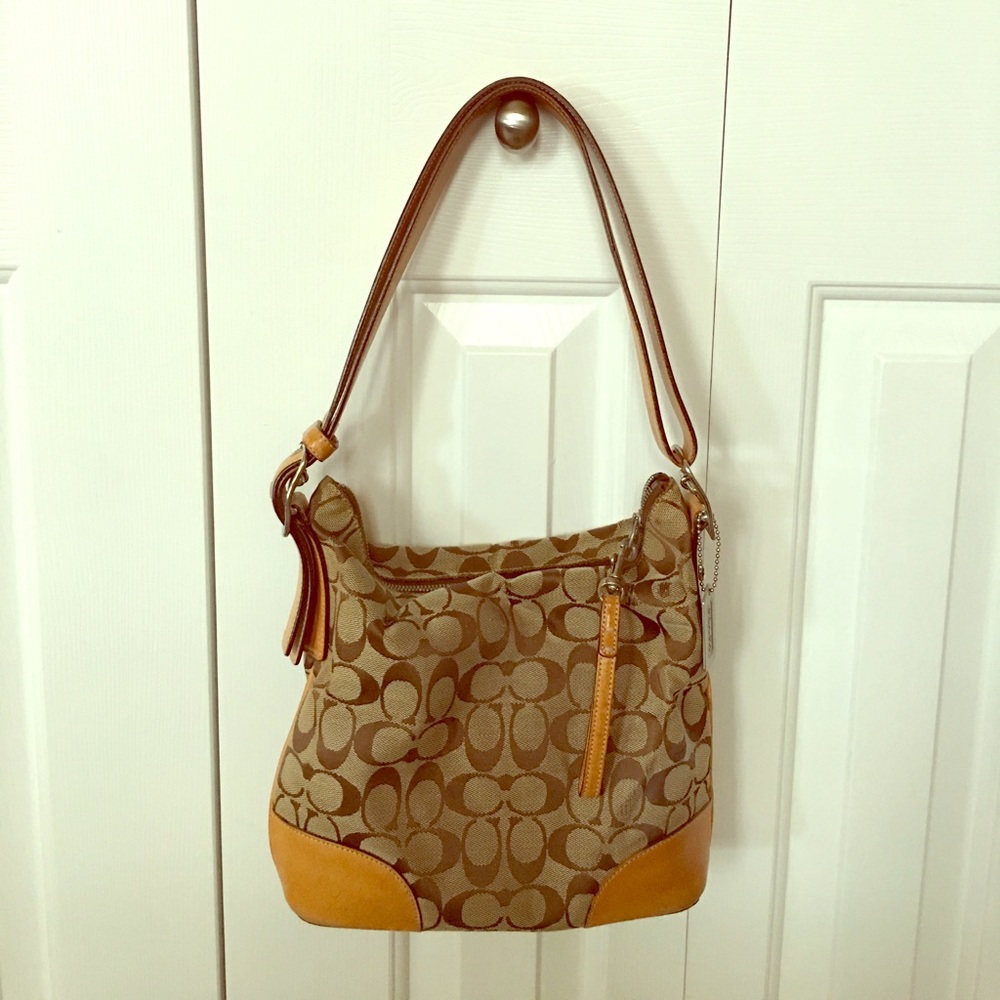 Coach handbag with signature Cs