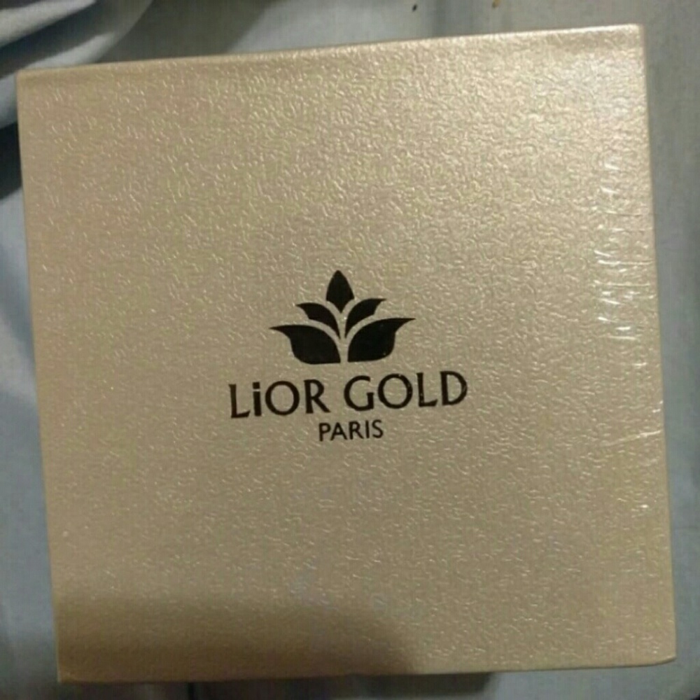 Diamond moisture cream renewing daily essence