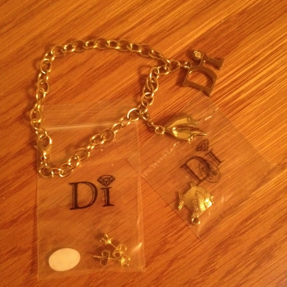 Diamonds International jewelry