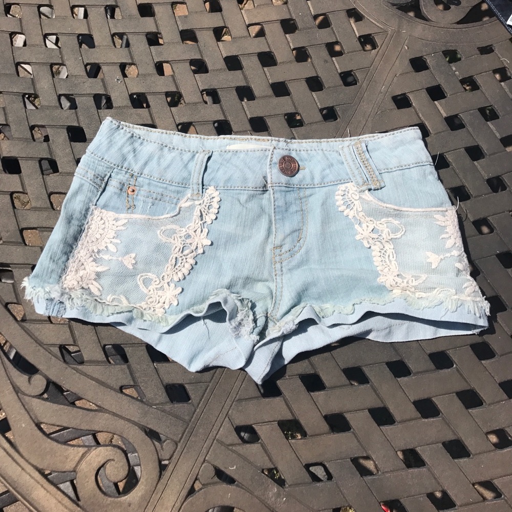 ✨JOLT DENIM SHORTS✨