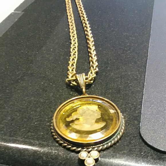 Make an offer!!! Cameo Necklace - Picture 2 of 4