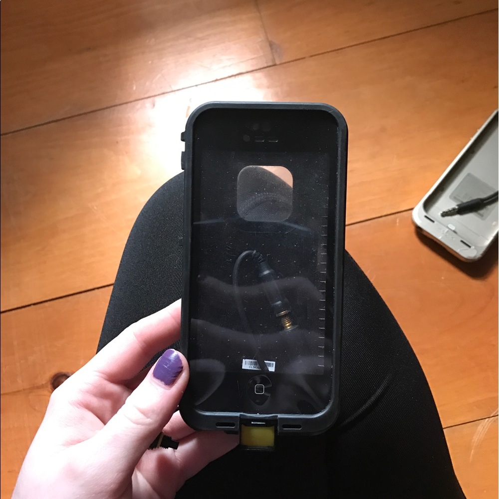 IPHONE 5/5s/SE LIFEPROOF CASE