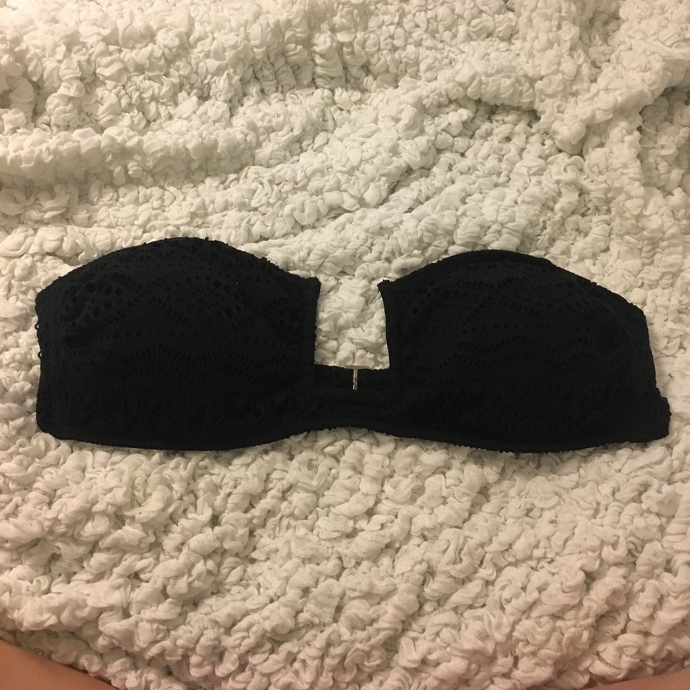 Black bandeau bikini top