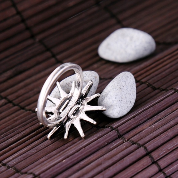 Starburst Ring - Picture 3 of 3