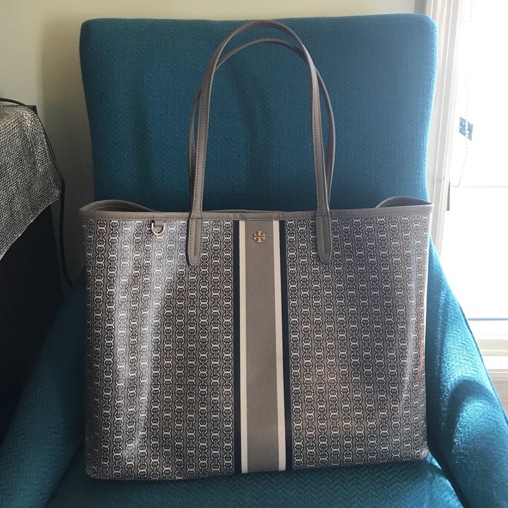 Tory burch Gemini link tote. French grey