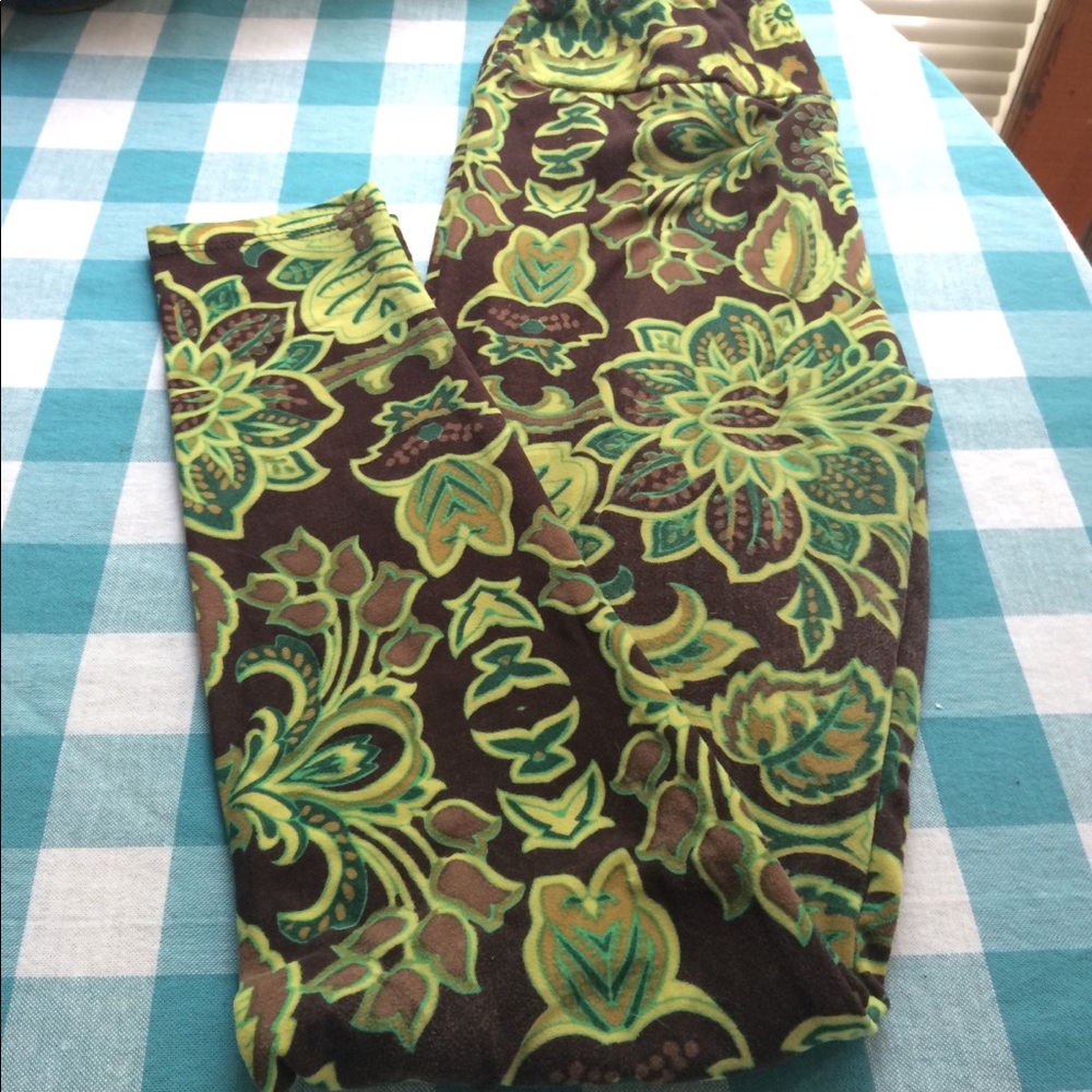 Lularoe OS leggings - great print ! 💚