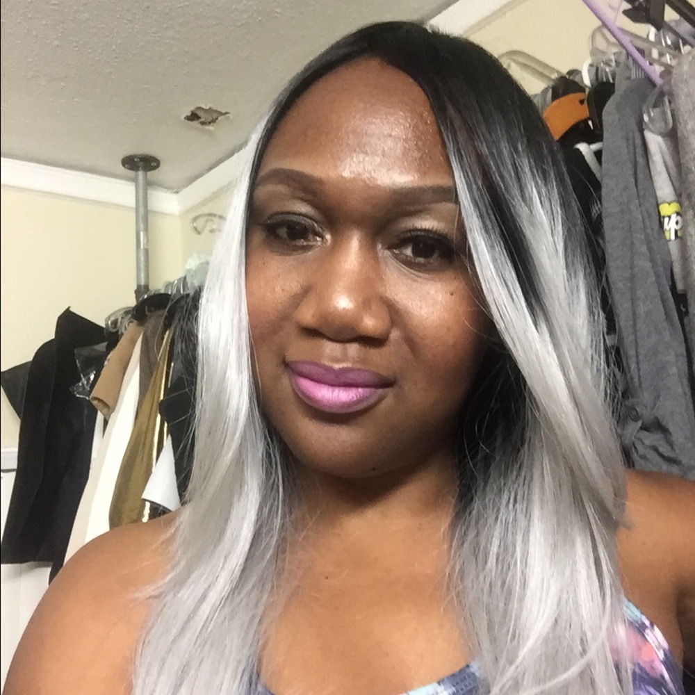 Meet your Posher, Adrianna