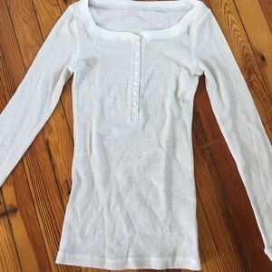 Long sleeve thermal shirt. Has sparkles.