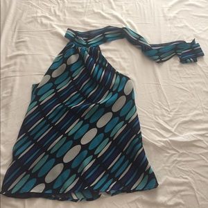 Patterned halter top with tying bow