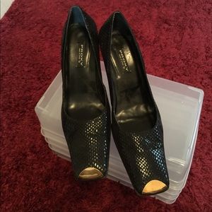 Black Snake Skin pump