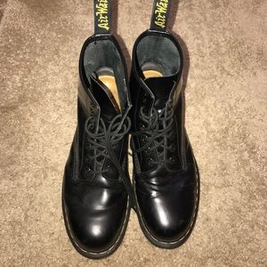 DR MARTENS