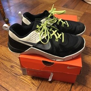 Sale 🎉🎉Nike Metcon 1 for women