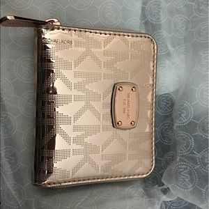 Michael Kors Rose Gold Wallet